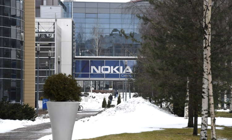  Nokia sees pick up in margins as turnaround takes shape