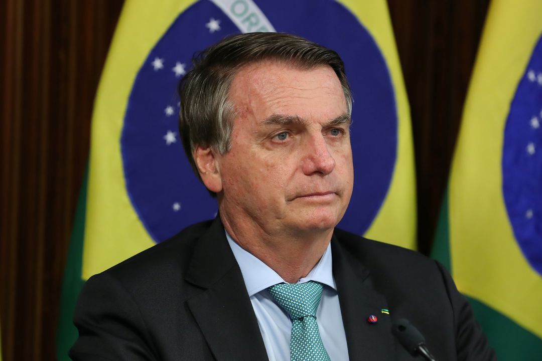  Brazil’s Bolsonaro says military would follow his orders to take the streets