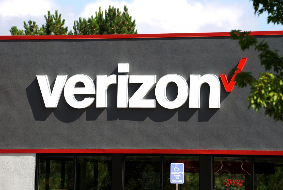  Verizon loses more-than-expected wireless subscribers