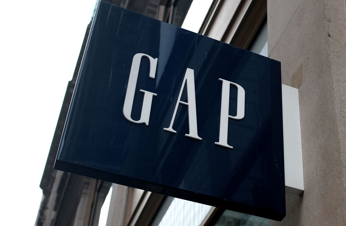  Gap raises 2021 forecasts as apparel shopping gains momentum
