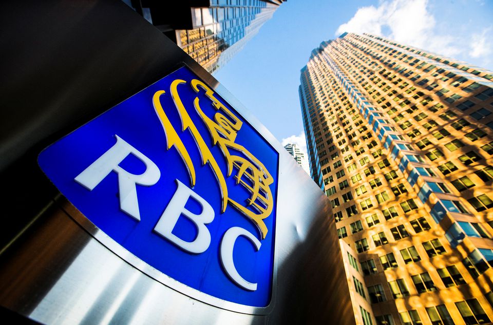  In energy-reliant Canada, banks and investors face dilemma in meeting emissions target