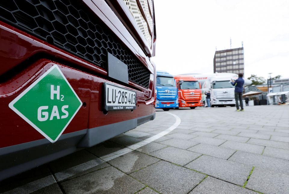 Hyundai raises hydrogen game as new trucks roll into Europe