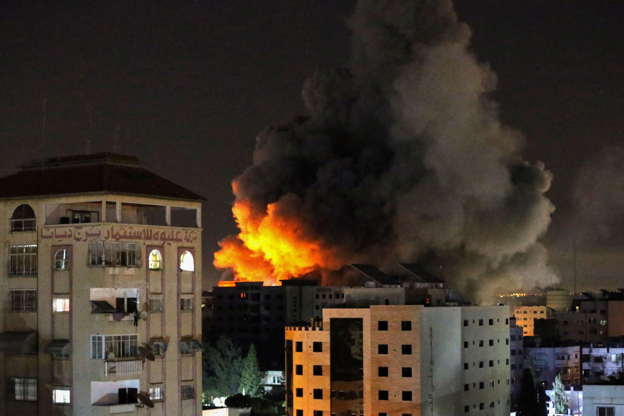  Death toll rises from air strikes in Gaza and rocket fire on Israel