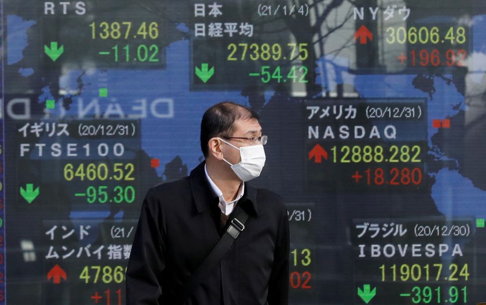  Asia shares fall on worries over inflation, Fed outlook