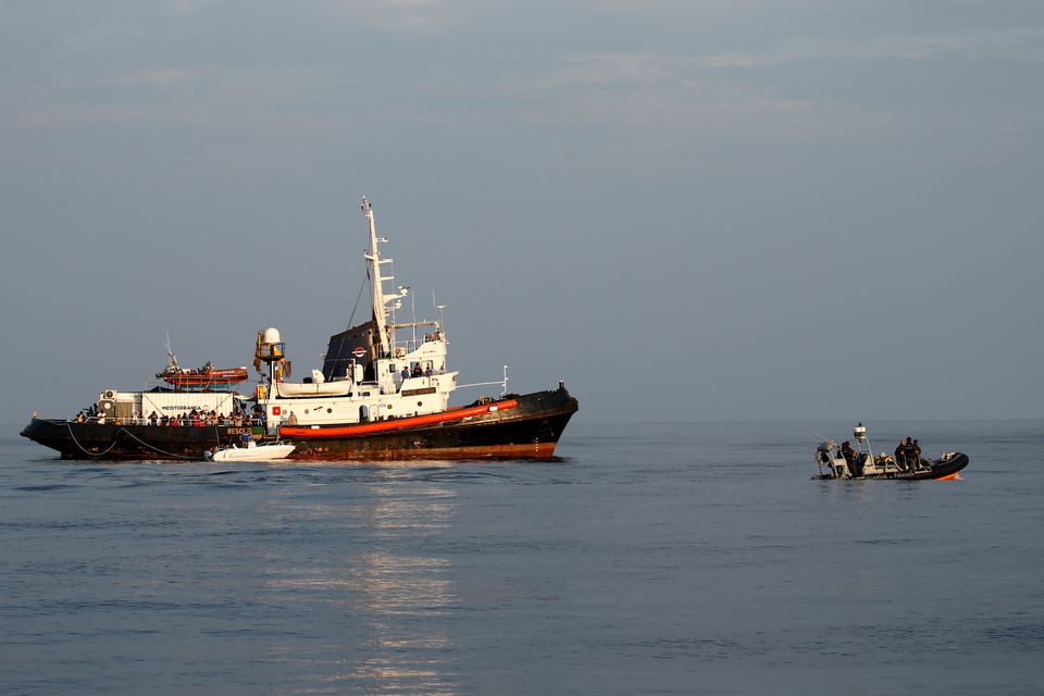  Four boats carrying hundred of migrants land in Italy’s Lampedusa – report