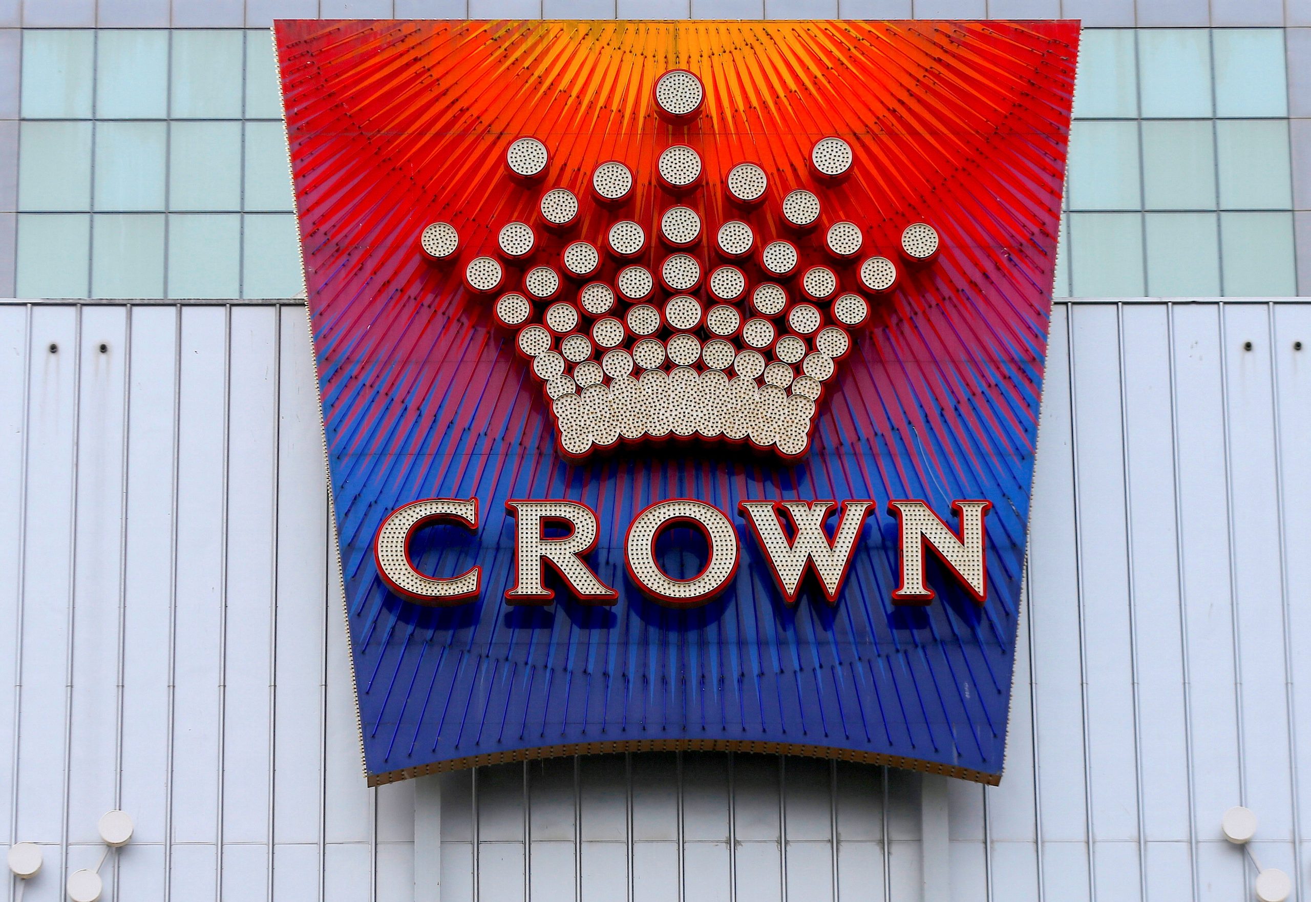  Australia’s Star eyes Crown in $7 bln play, vies with private equity