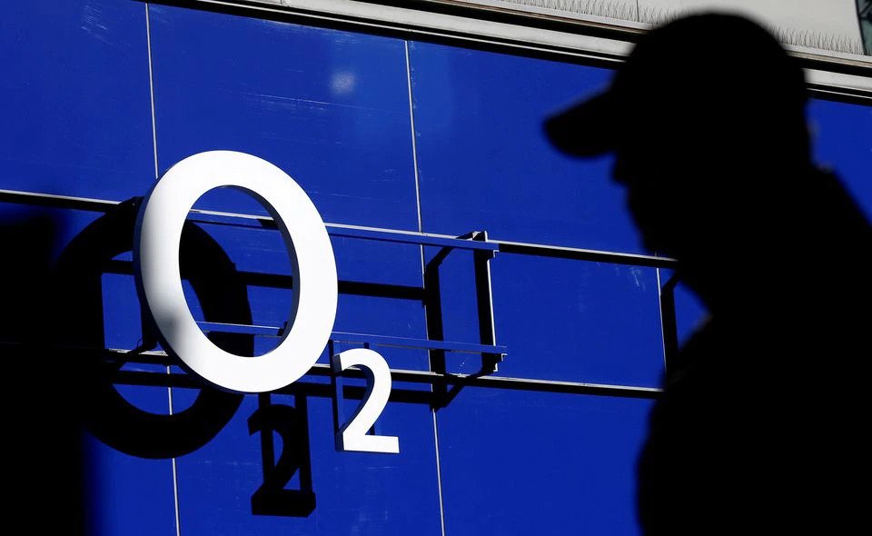  Britain clears $44 bln Virgin-O2 merger to take on BT