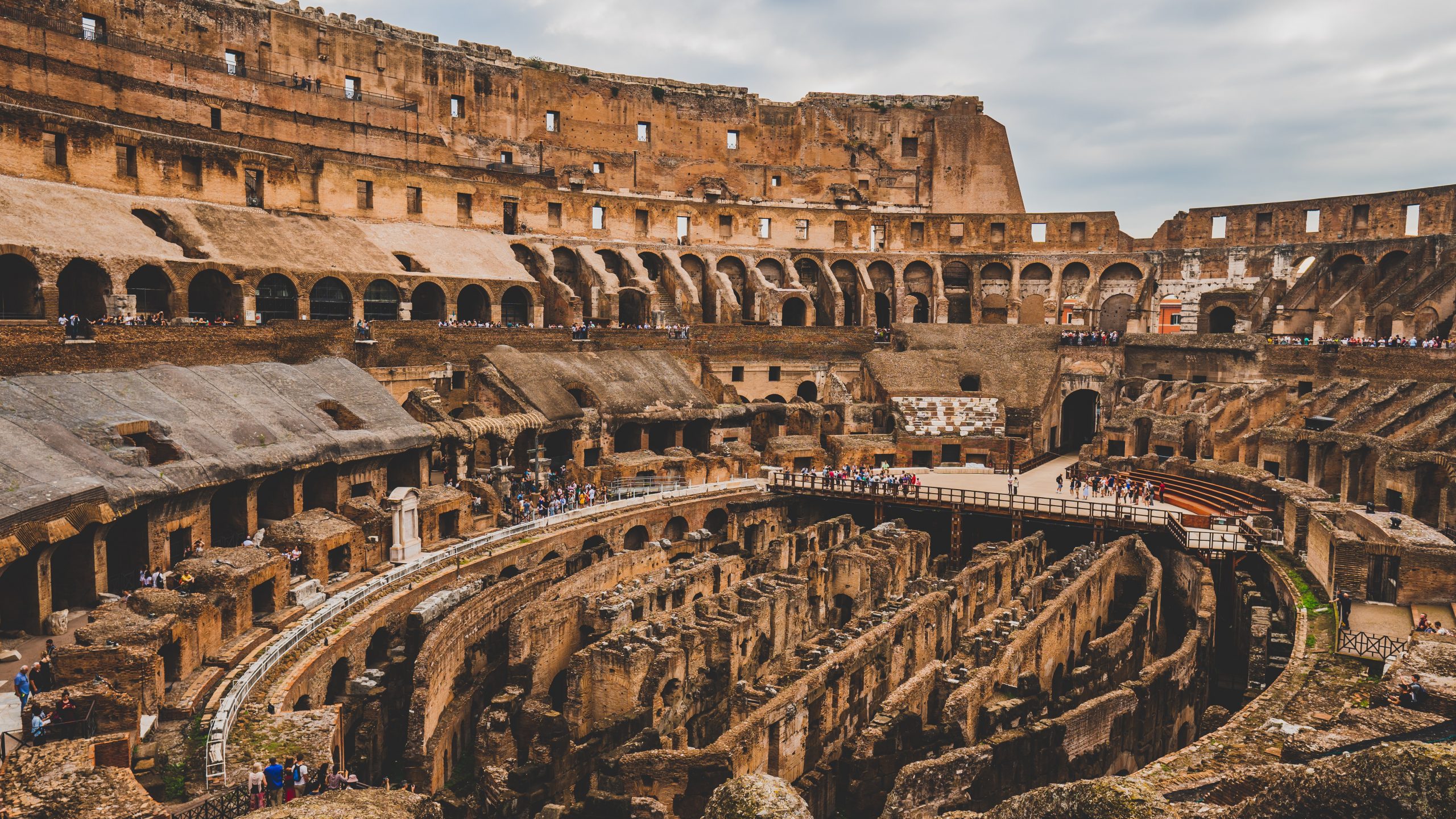  Italy unveils new hi-tech floor design for Colosseum area
