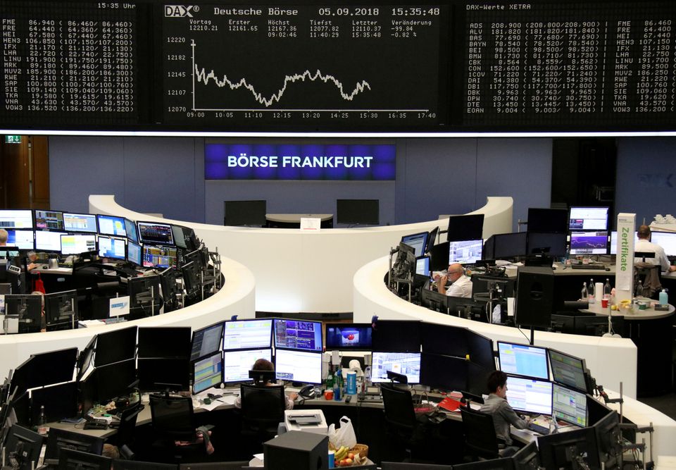  European shares fall on inflation, pandemic woes