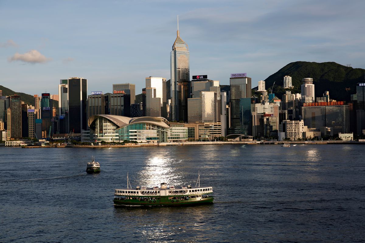  Global banks in Hong Kong push to get staff back to office