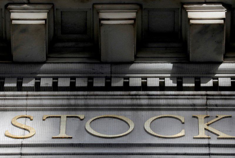  Stocks tread water as investors await Fed policy insights