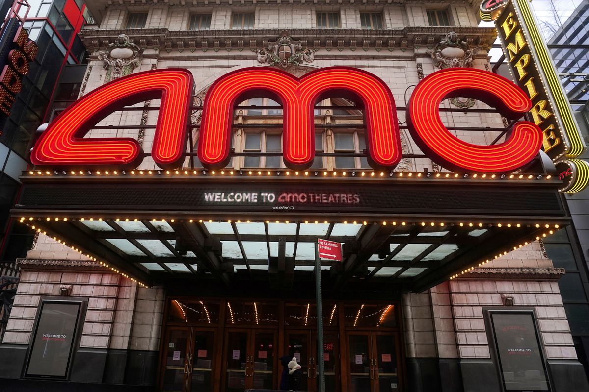  AMC shares soar nearly 23% after fund buys and flips $230 mln stake