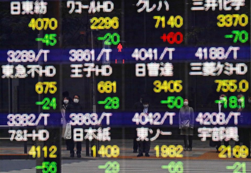  Asia shares pare gains on caution, oil falls again