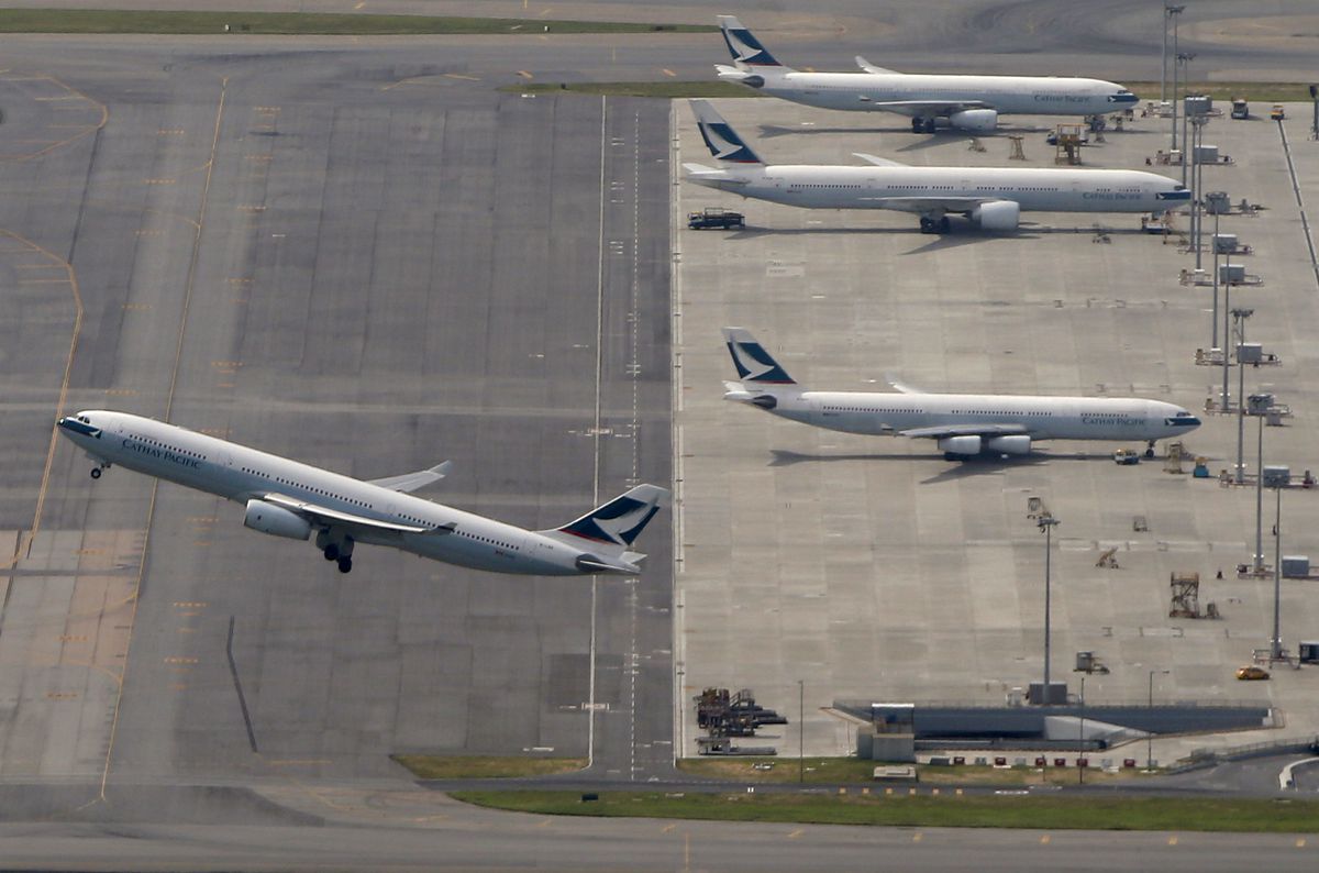  Cathay Pacific to recruit more local pilots despite plunge in travel demand