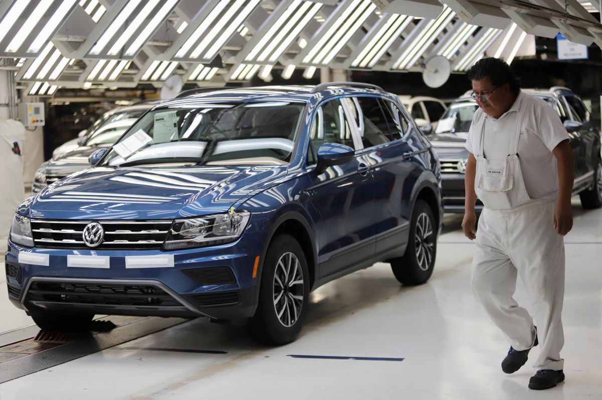  Volkswagen’s Mexico unit says it will resume production that was hit by chip shortage