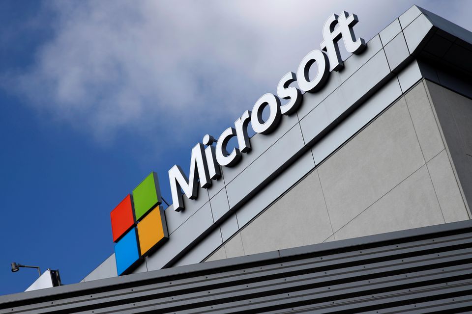  Microsoft sees steady cloud growth after record quarterly profit