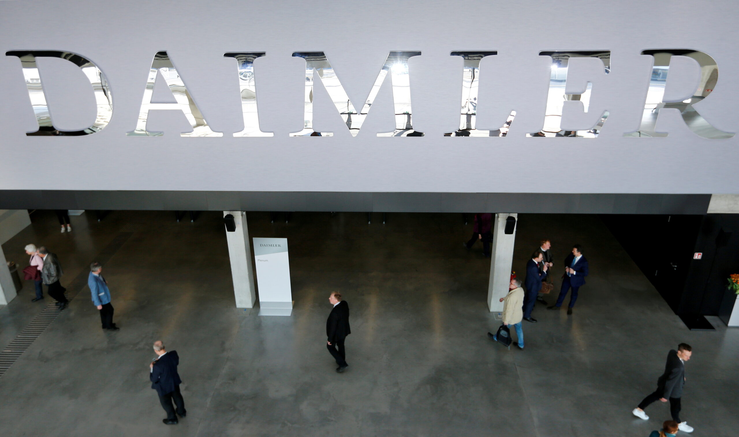  Daimler reports Q2 preliminary adjusted EBIT of $6.42 bln