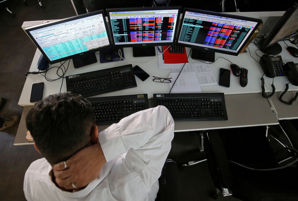  Stocks falter as virus outbreaks fan global recovery fears