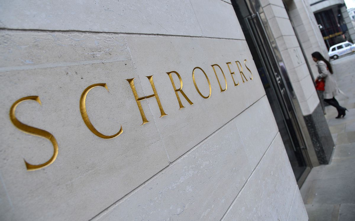  Schroders’ assets near $1 trillion, aided by low interest rates