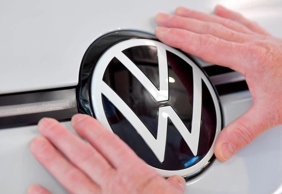  Volkswagen makes $3.4 billion Europcar bet on mobility services