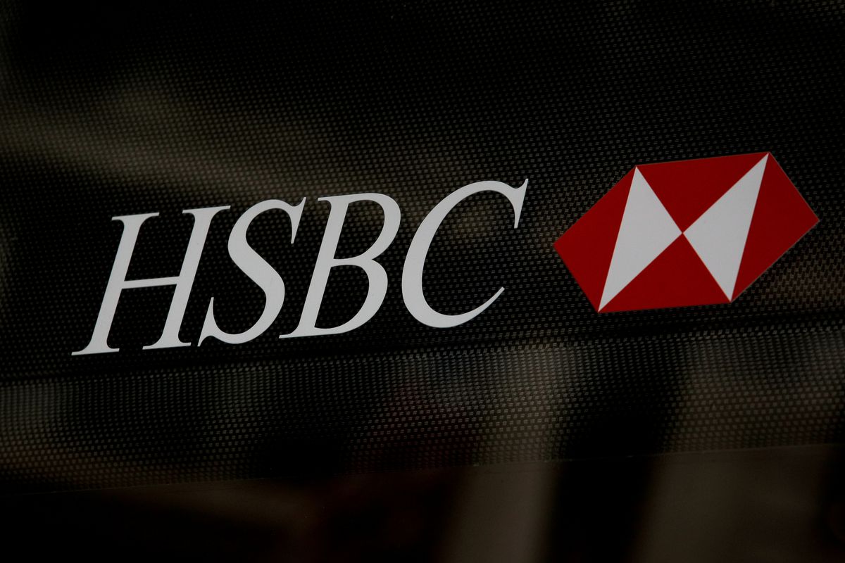  HSBC snaps up Axa Singapore assets for $575 mln in Asia expansion
