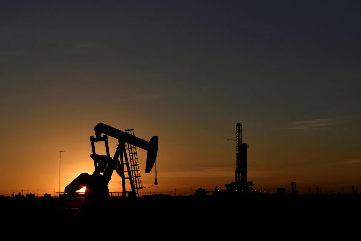  Oil steadies as Hurricane Ida weakens, OPEC+ in focus