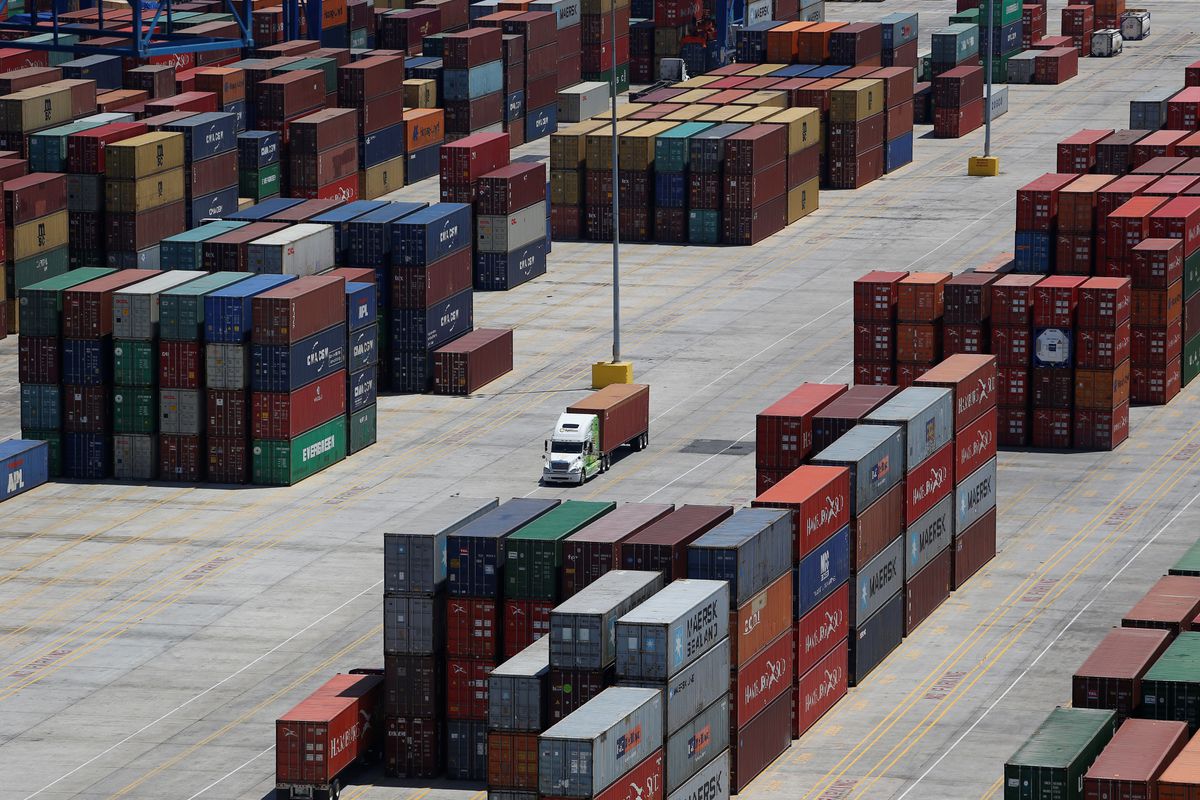  China-U.S. container shipping rates sail past $20,000 to record