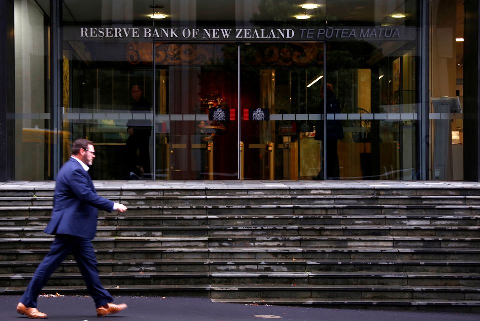  Delta delays great exit as RBNZ holds fire on hikes