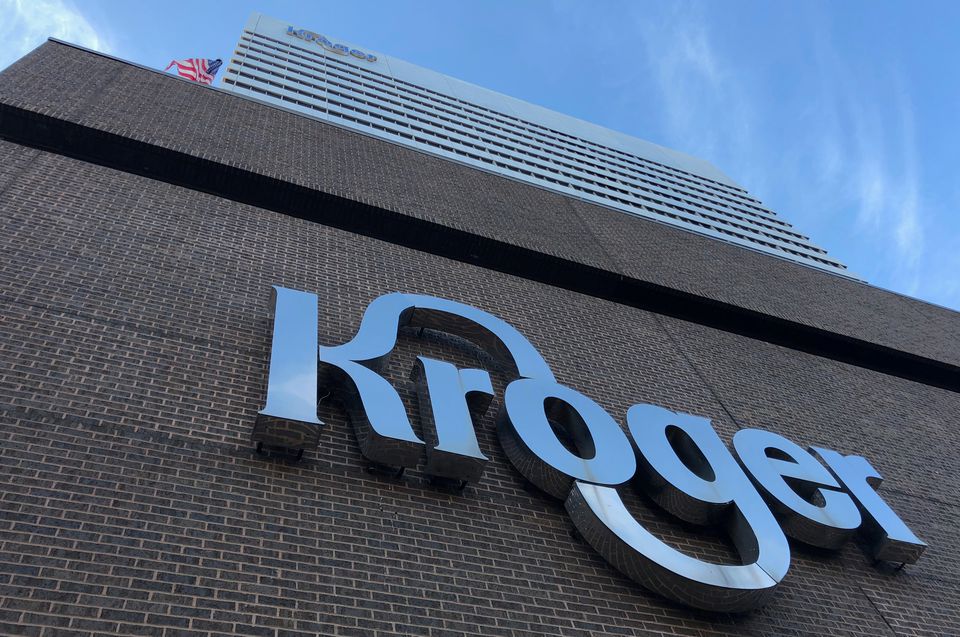  Kroger plans for 1 million Covid-19 booster shots a week, including in nursing homes