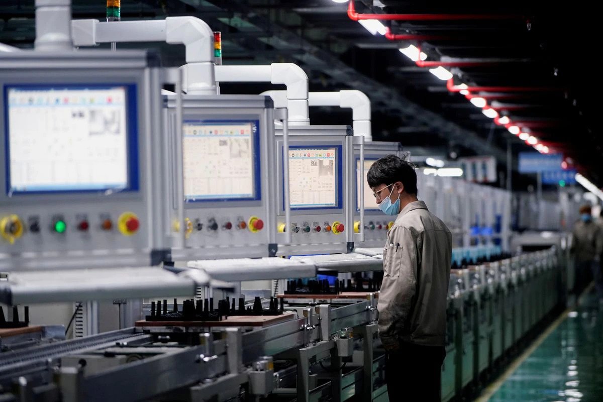  China’s factory activity in July grows at slowest pace since Feb 2020