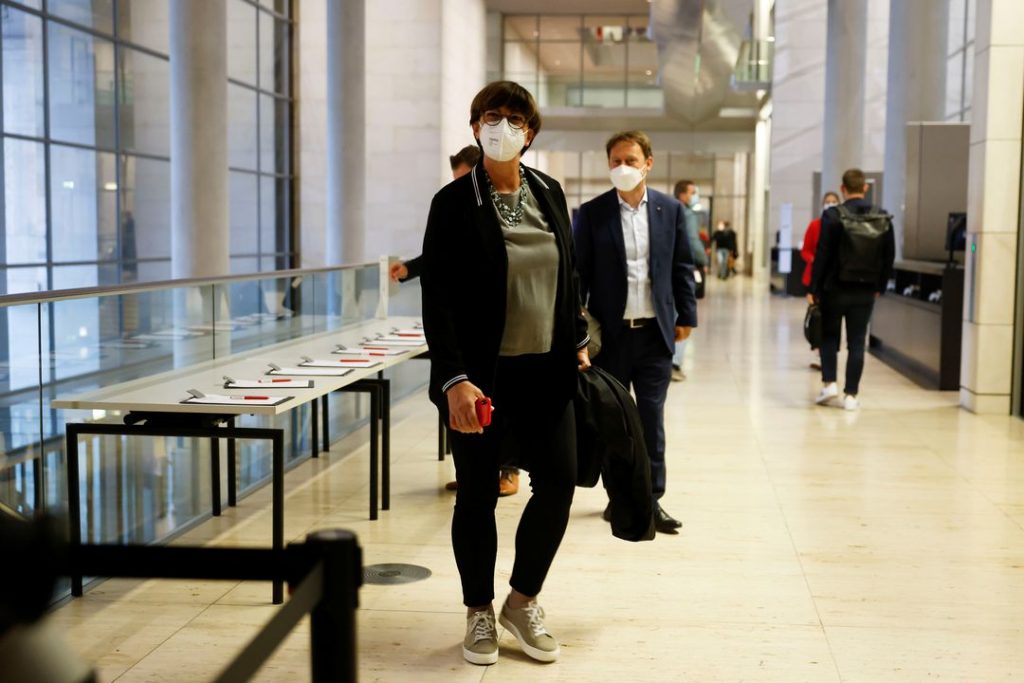 German SPD says talks with kingmakers will not start this week