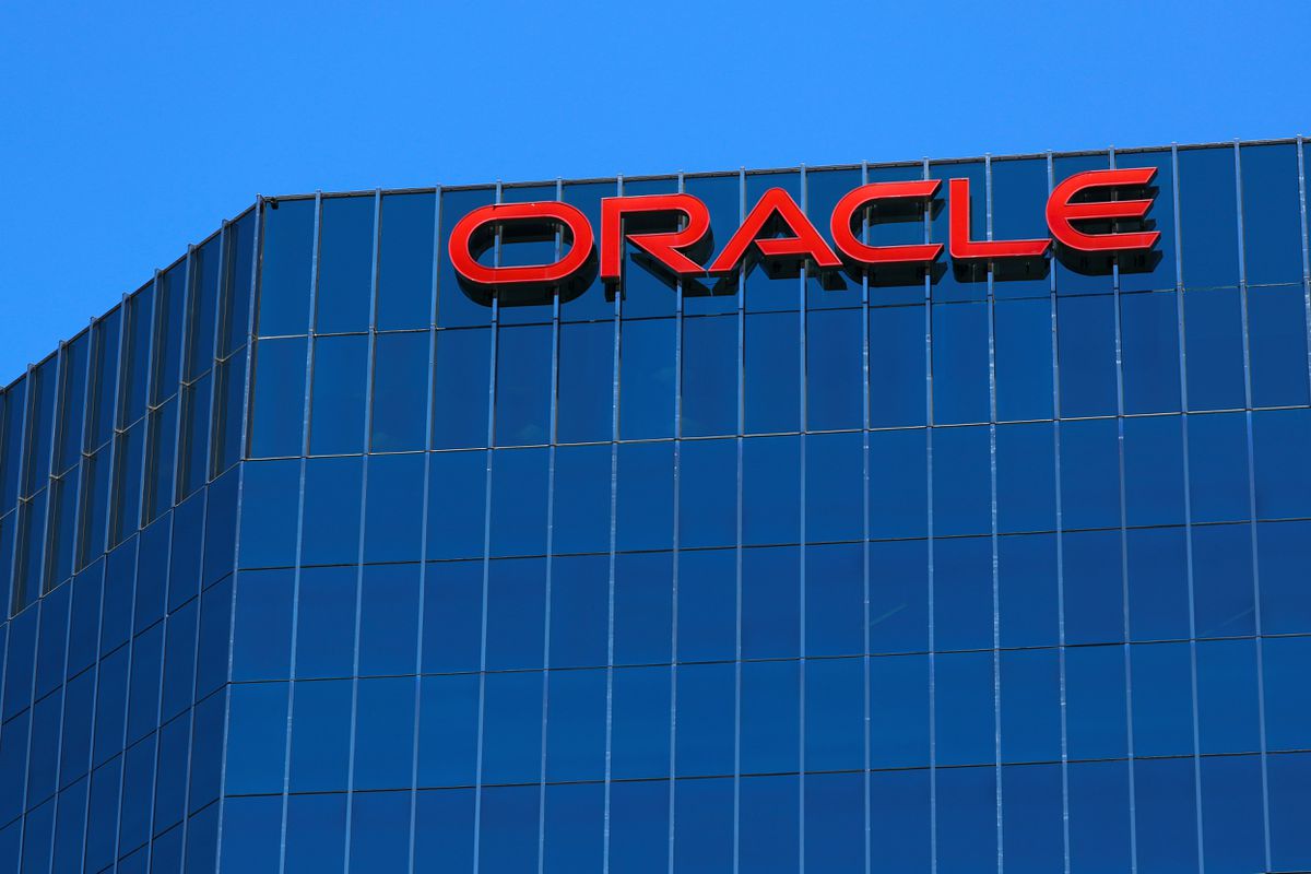  Oracle revenue falls short of expectations as cloud competition rises