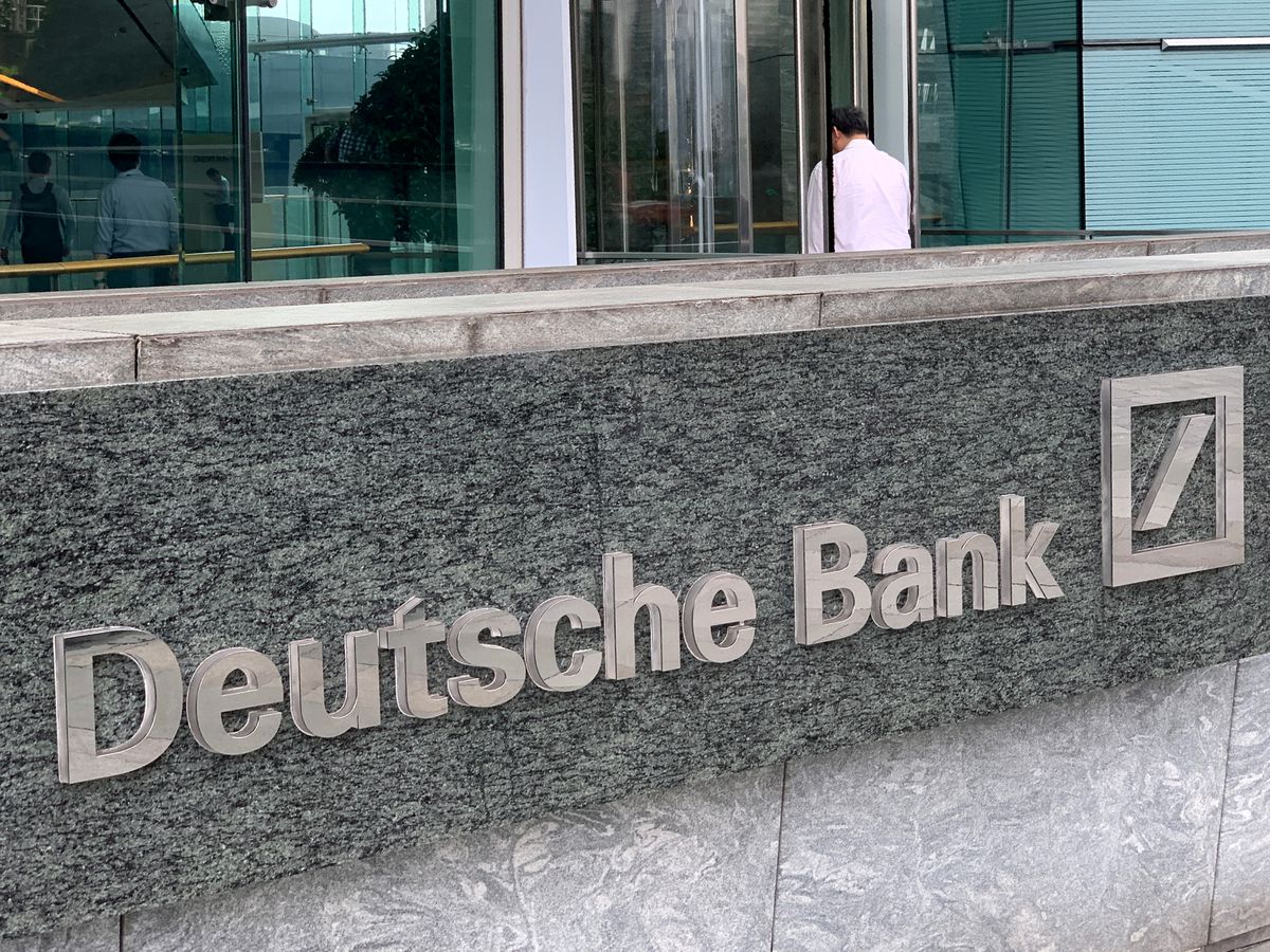  Deutsche Bank extends profit run on boost from dealmaking fees
