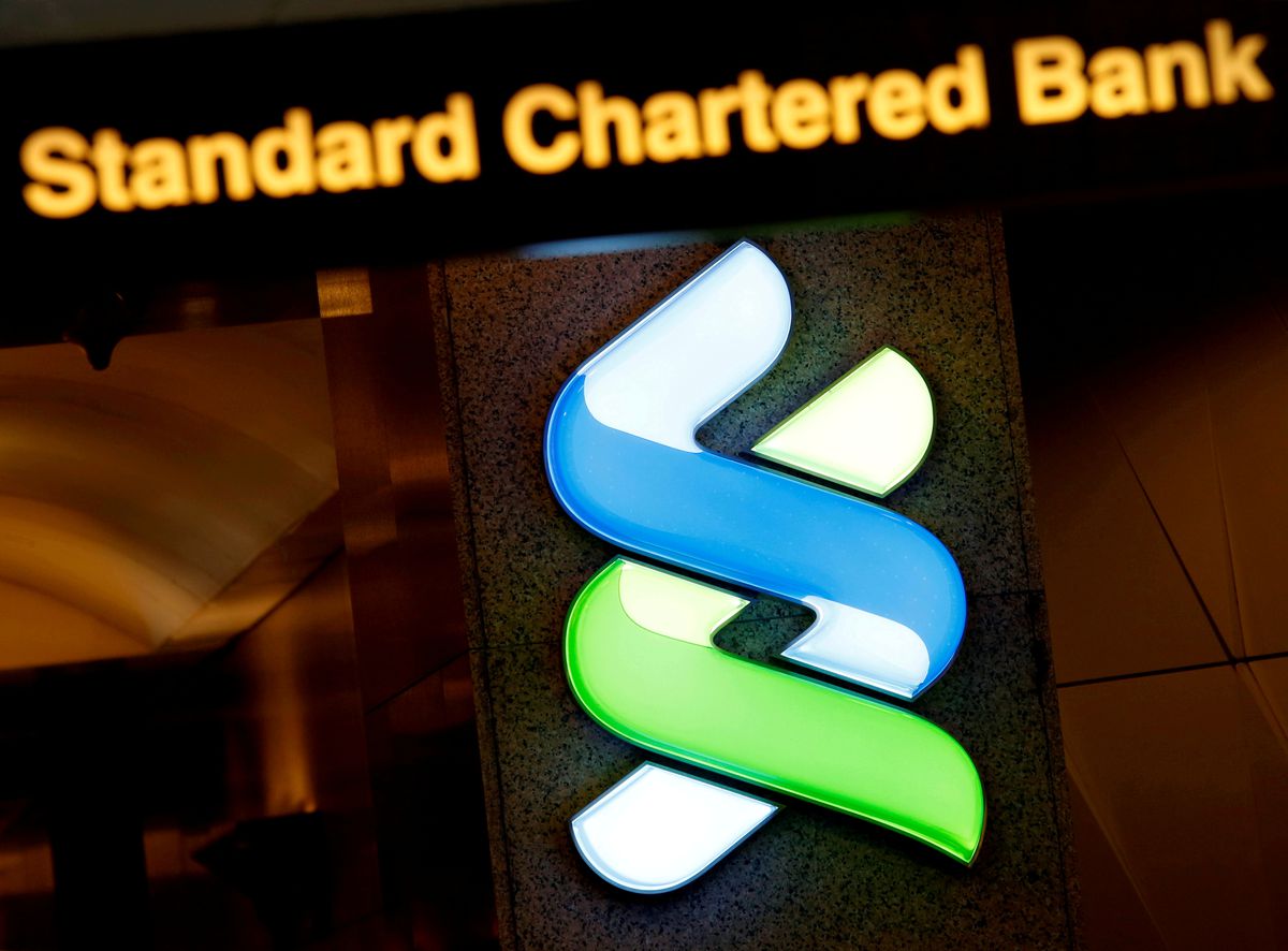  StanChart flags flat annual income despite strong Q3 profit; shares drop