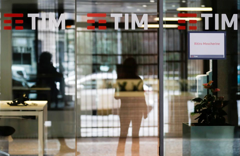  Telecom Italia issues third profit warning in a year
