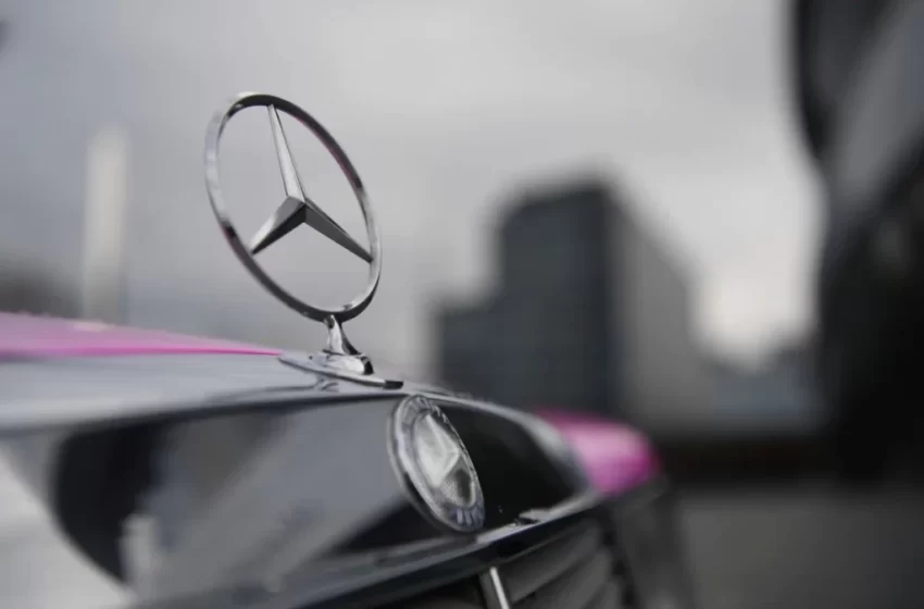  Mercedes-Benz unveils 1,000 km-per-charge VISION EQXX prototype
