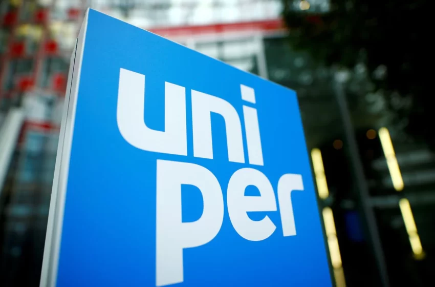  Uniper secures $11 bln of credit to cope with gas volatility
