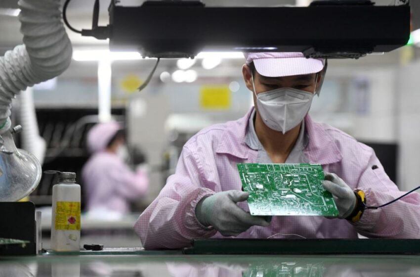  Global economy: Asian factories take Omicron risks in stride, for now
