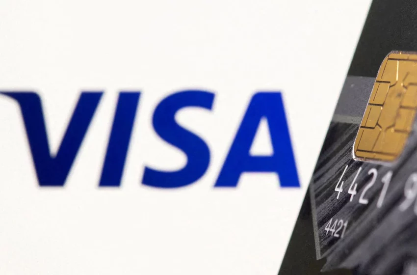  Amazon accepts Visa credit cards in global truce over fees