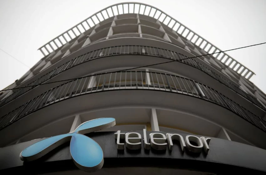  Telenor Q4 lags forecasts, sees flat to slightly higher 2022 earnings