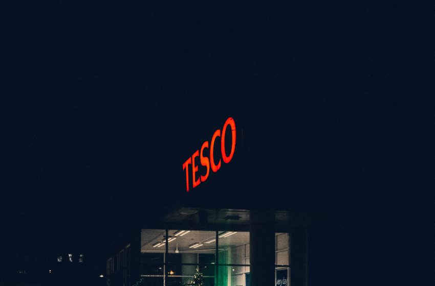  Tesco is ending night-time restocking, putting 1,600 jobs at risk