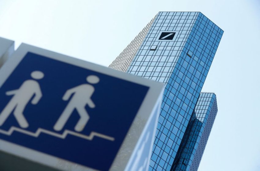  Deutsche Bank faces questions over plan to stay in Russia