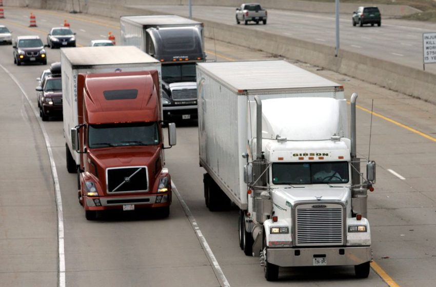  Analysis: U.S. trucking downturn foreshadows possible economic gloom