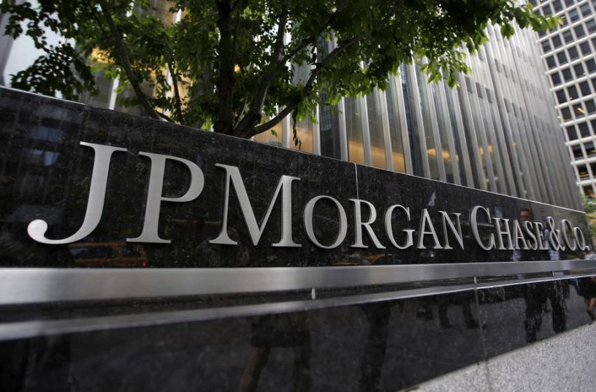  JPMorgan raises 2022 interest income outlook ahead of investor conference