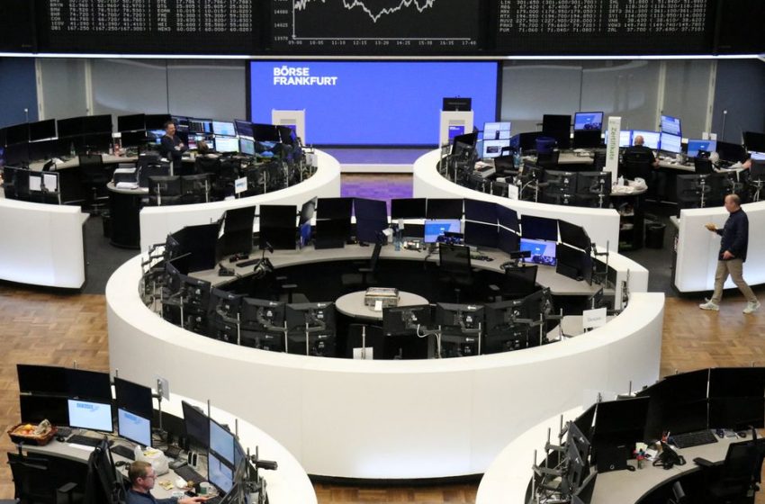  Brief crash hits European stocks in holiday-thinned trading