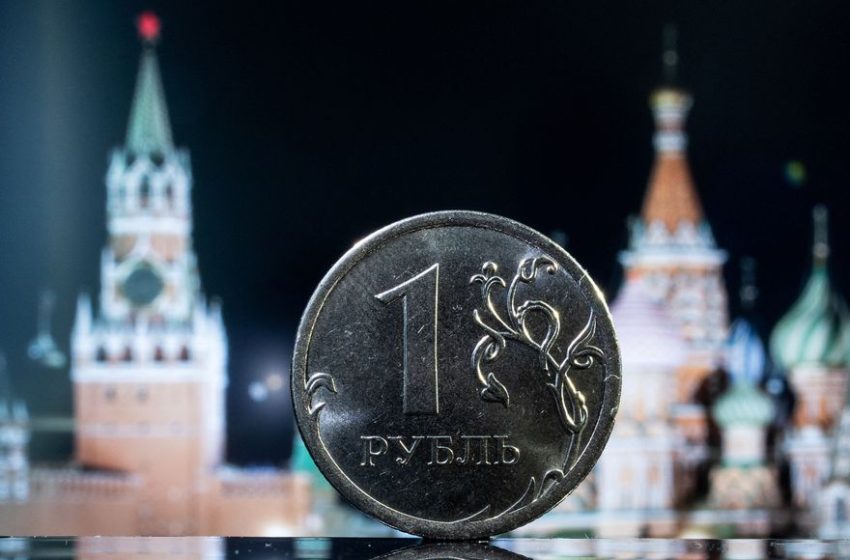  Kremlin rejects Russian default, says bond payments executed