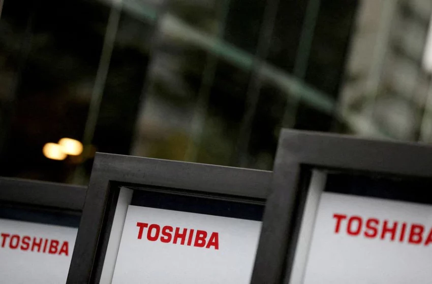  Toshiba directors exchange criticism over public statements