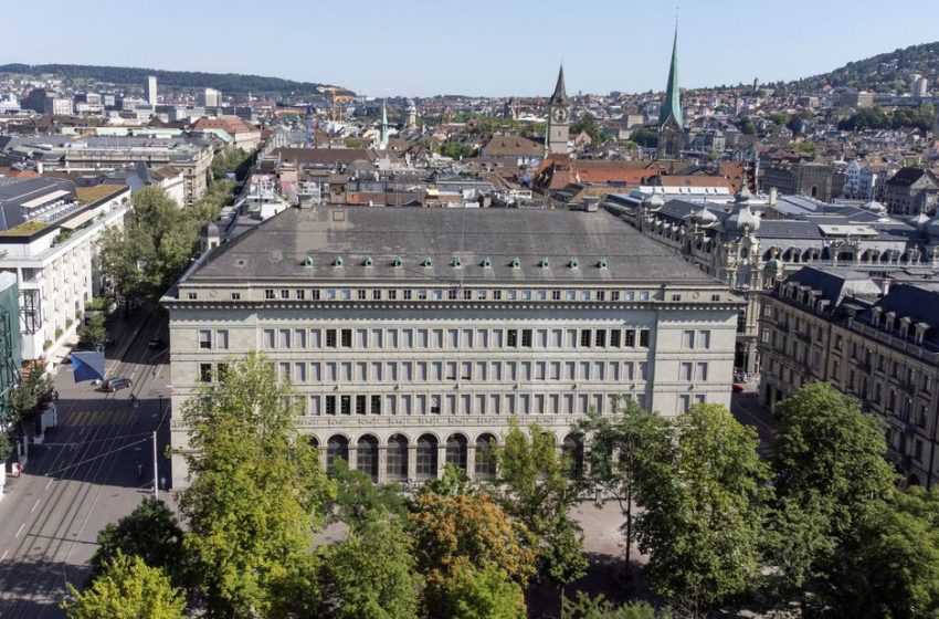  Swiss National Bank posts record H1 loss, says no policy impact