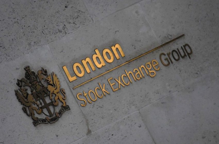  UK midcaps at three-week low as recession fears grow