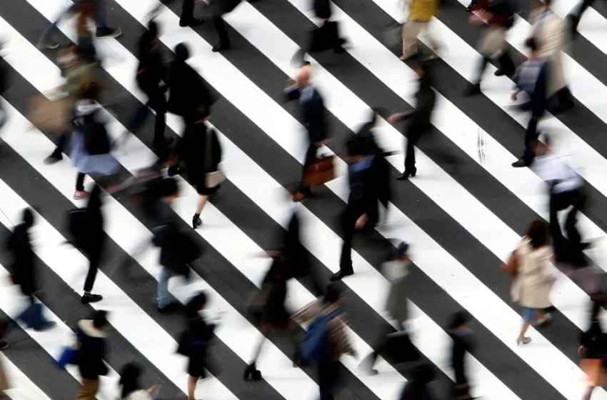  Japan’s services sector shrinks for first time in five months in August – PMI